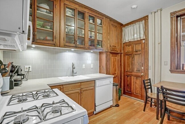 Foto del edificio - 8 Radcliffe Rd