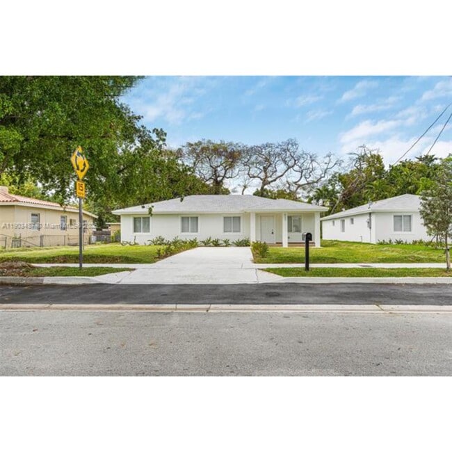 Building Photo - 933 NW 50th St