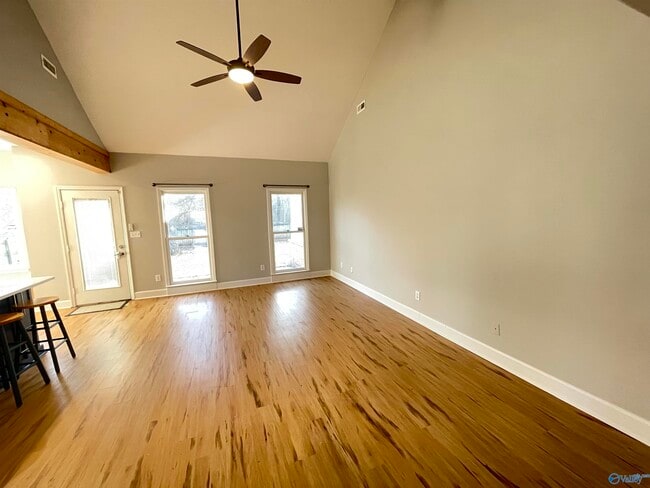 Foto del edificio - 103 Mickelo Ln