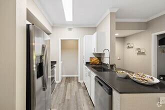 2BR, 1BA - 932SF - Kitchen - Broadleaf Apartments