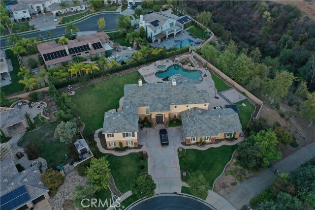 Foto del edificio - 1583 Twin Oaks Cir