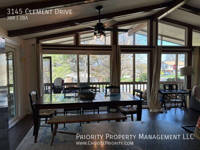 Building Photo - 3145 Clement Dr