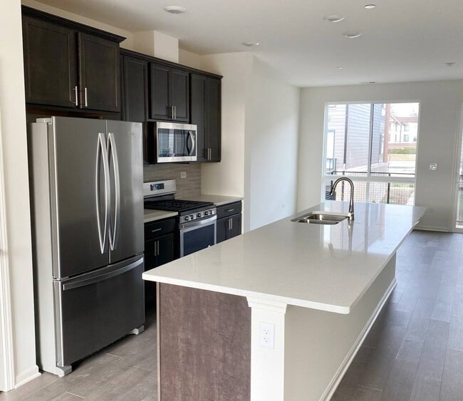 Building Photo - 1300 Catalina Ct.