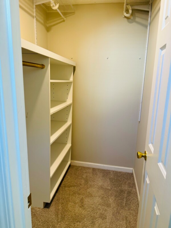 Building Photo - 208 Oak Grove Way