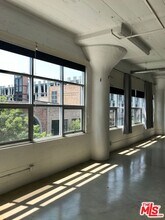 Building Photo - 530 Molino St