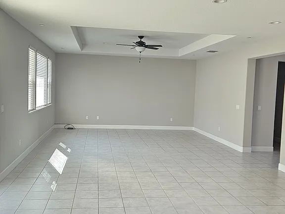 Foto del edificio - "Charming Copperopolis Retreat: Spacious 3-Bedroom Haven with 2.5 Baths & Cozy Fireplace!"