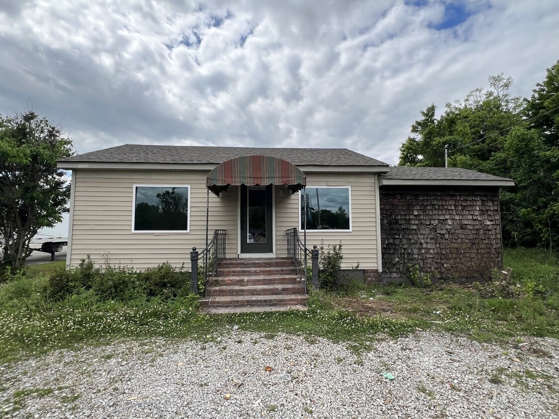 Primary Photo - 891 U.S. 51 S