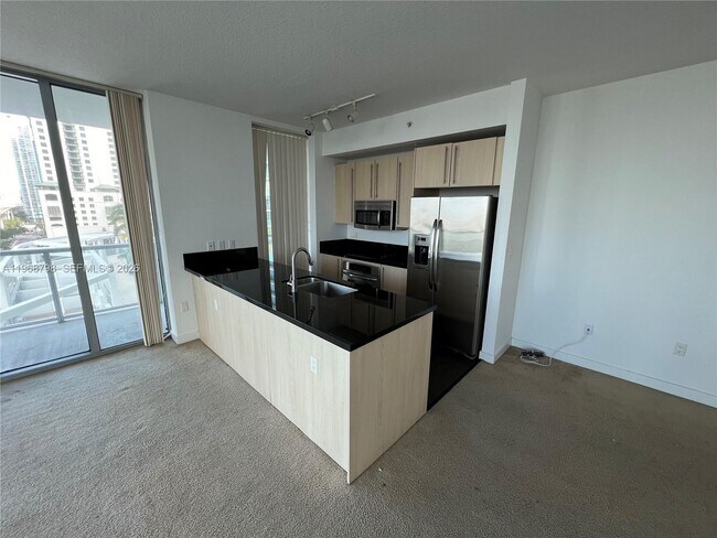 Foto del edificio - 79 SW 12th St