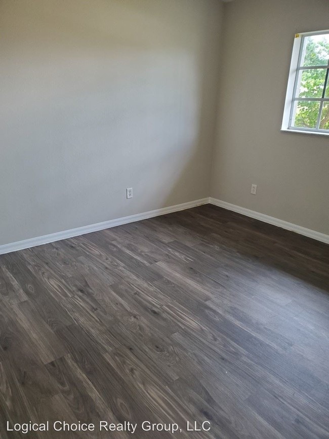 Building Photo - 3 br, 2 bath House - 2235 Fairway Dr.