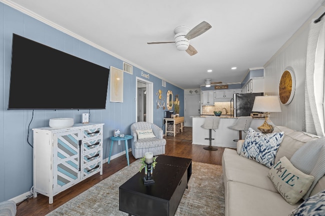 Building Photo - 301 Commerce Way