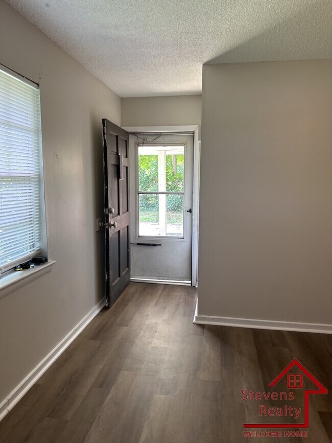 Building Photo - 803 Gadd Rd