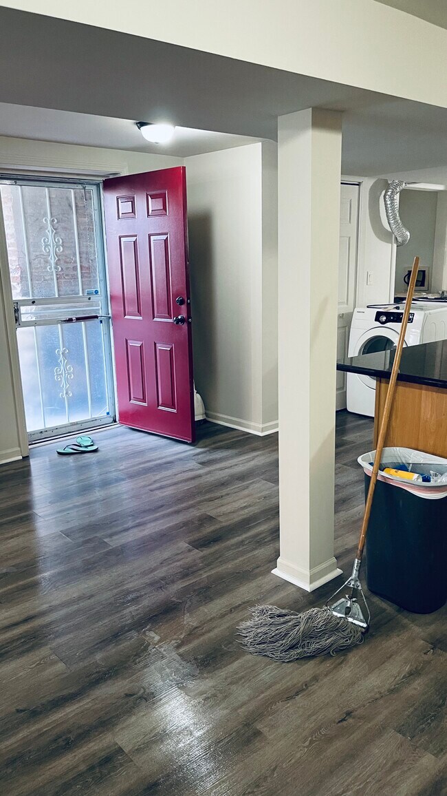 Building Photo - 3253 W Flournoy St