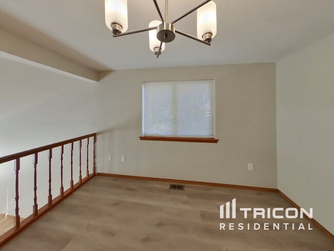 Foto del edificio - 835 S 76th St