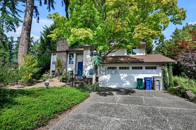 Beautiful 6-Bedroom Home on a Quiet Cul-de... - Beautiful 6-Bedroom Home on a Quiet Cul-de...