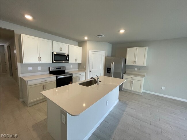 Foto del edificio - 3720 SW 12th Pl