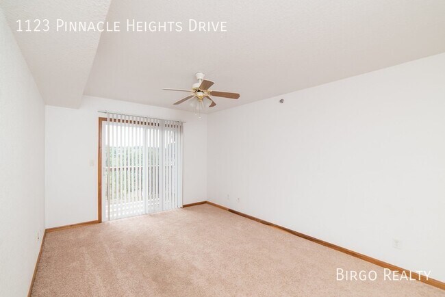 Building Photo - Move in Special! First Month's Rent is Fre...