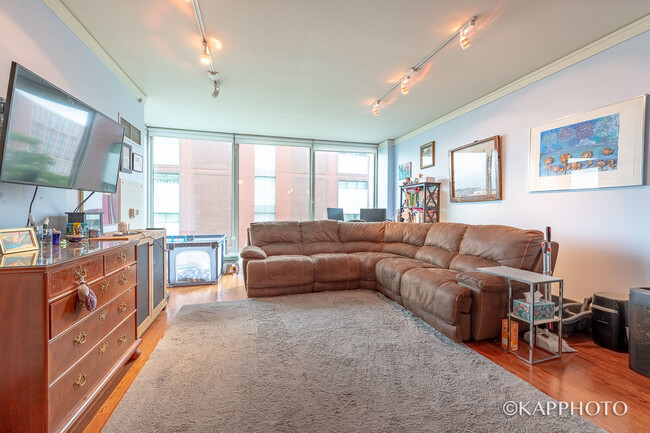 Foto del edificio - 1570 Elmwood Ave