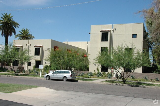 Primary Photo - Metro 12