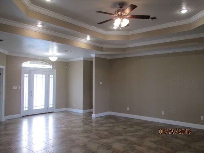 Building Photo - 221 Smithbrook Rd