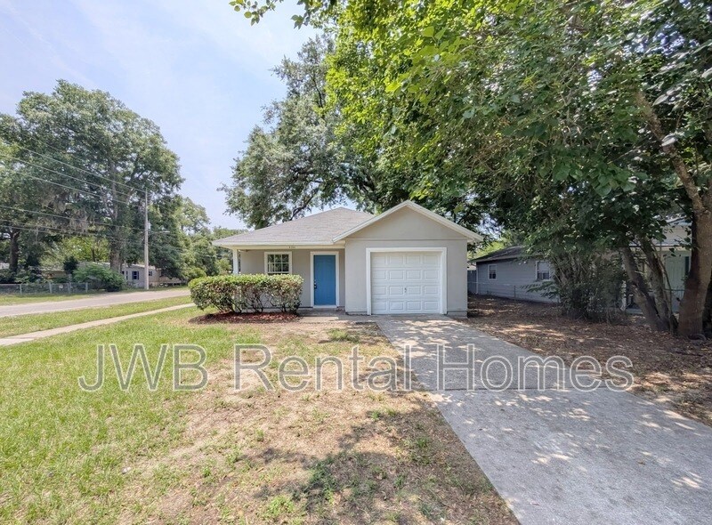 Foto principal - 8364 Eaton Ave