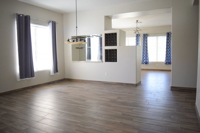 Building Photo - Amazing Upgraded Gilbert House