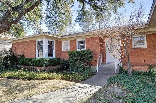 Building Photo - 3355 Bilglade Rd