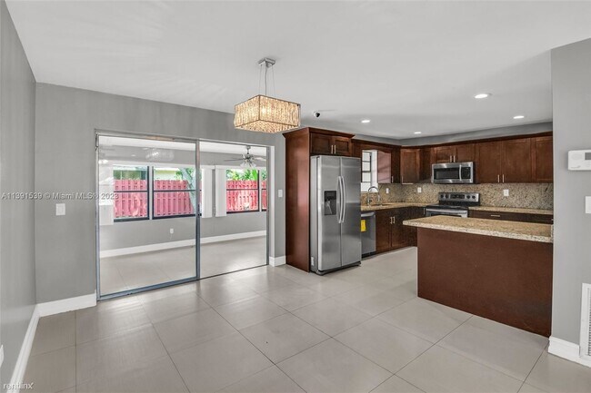 Foto del edificio - 3 br, 2 bath House - 2441 NW 63rd Ave # 0