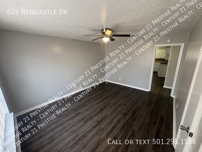 Foto del edificio - 624 Newcastle Dr
