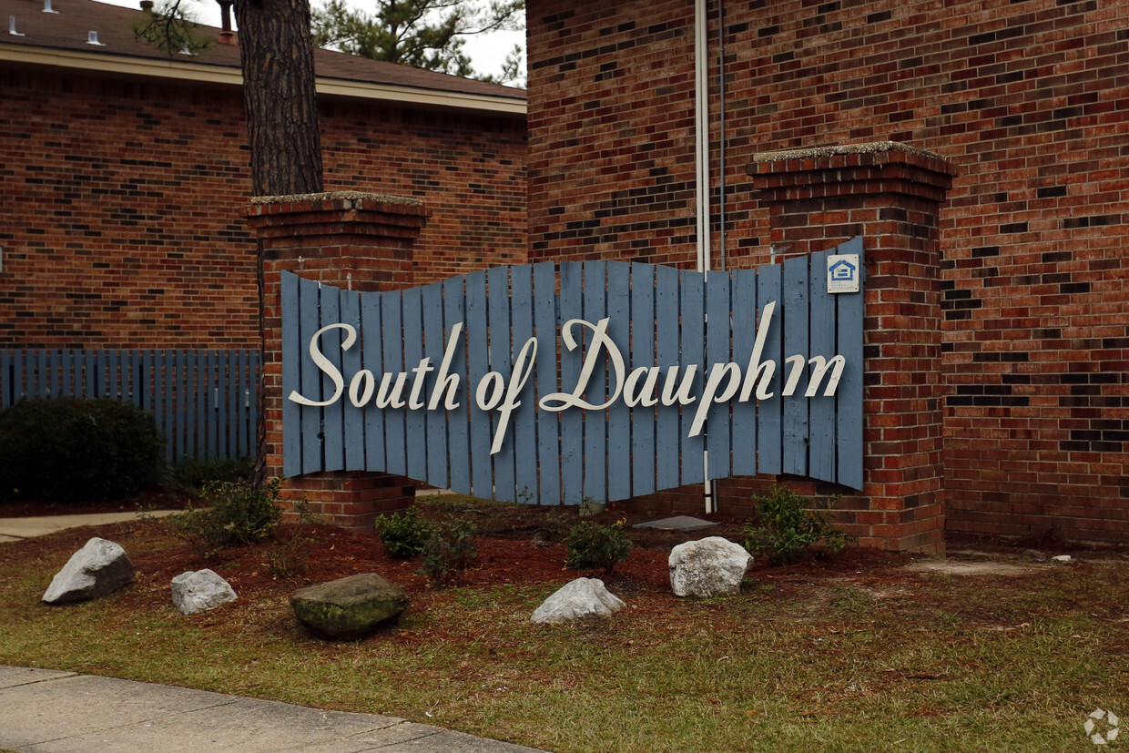 Foto del edificio - South of Dauphin Apartments