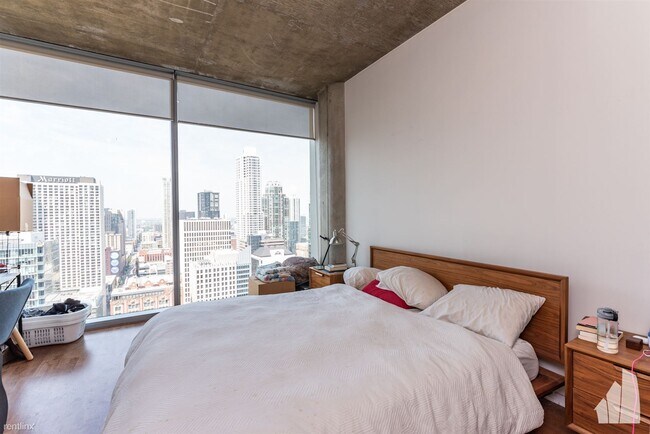 Foto del edificio - 1 br, 1 bath Condo - 600 N Fairbanks Ct