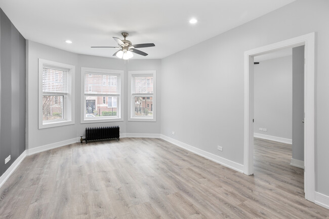 Building Photo - 6118 N Winthrop Ave