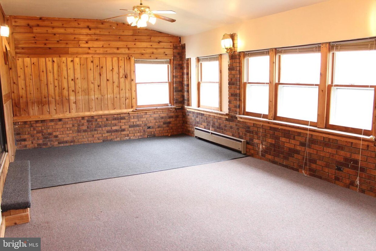 Foto principal - 906 S Pine St