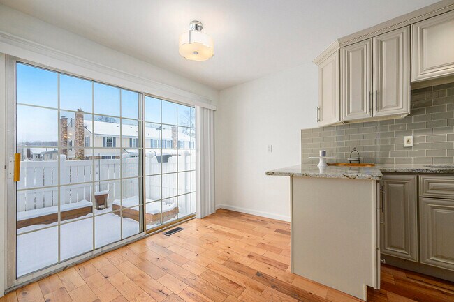Foto del edificio - 42198 Roscommon St