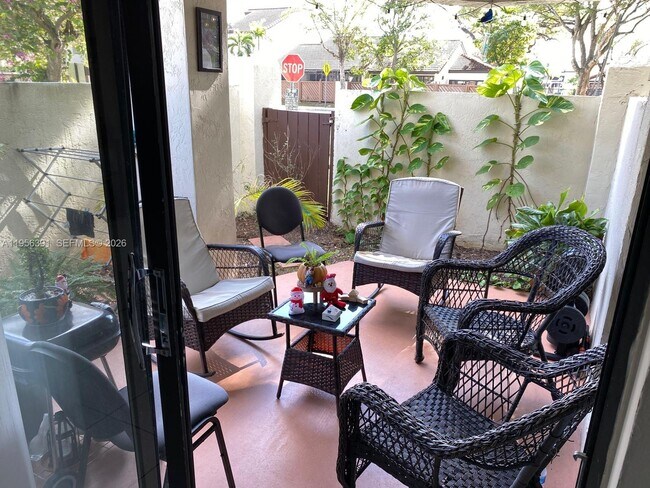 Foto del edificio - 9070 SW 125th Ave