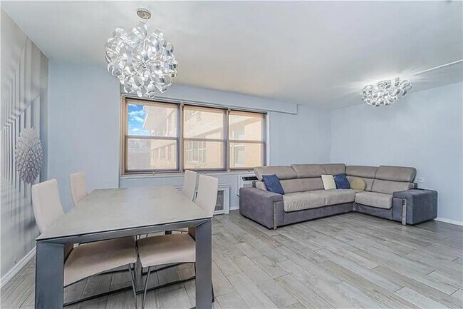 Foto del edificio - 458 Neptune Ave