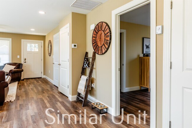 Foto del edificio - 12 Marco Ln