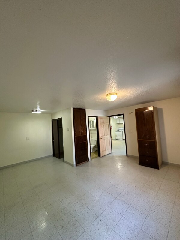 Foto del edificio - 320 Oak Ave N