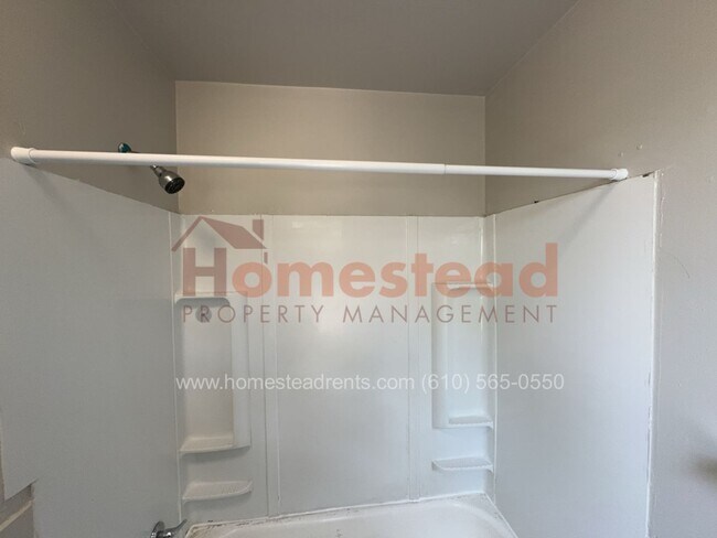 Foto del edificio - 4 BEDROOM HOME FOR RENT IN NORRISTOWN