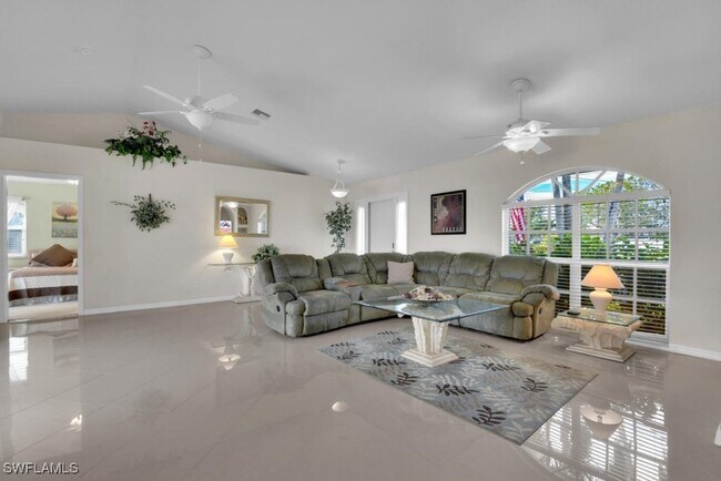 Foto del edificio - 4307 Pelican Blvd