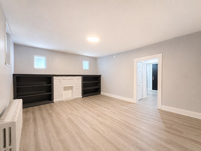 Photo du bâtiment - 831 Main St E