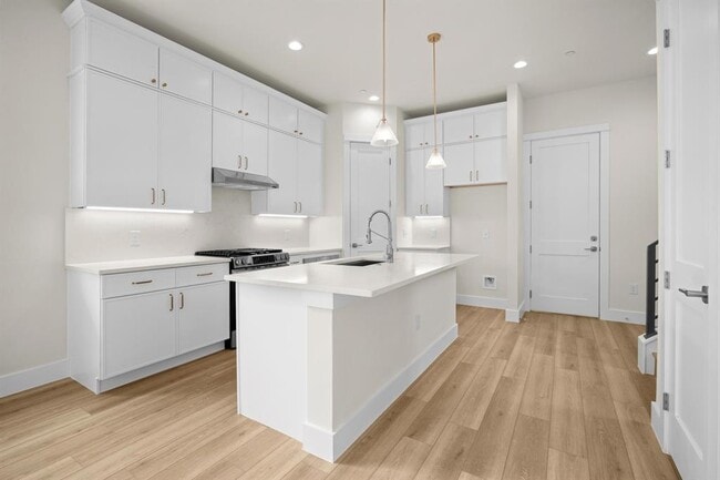 Foto del edificio - 6107 Richardson Ln