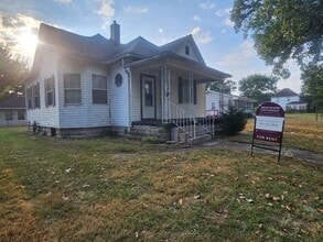 Building Photo - 908 S 17th St