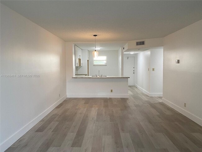 Photo - 1075 Riverside Dr Apartment