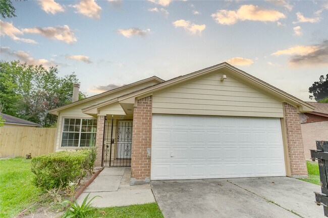 Foto del edificio - 7535 Roaring Springs Dr