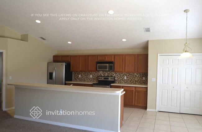 Building Photo - 727 Versailles Ln