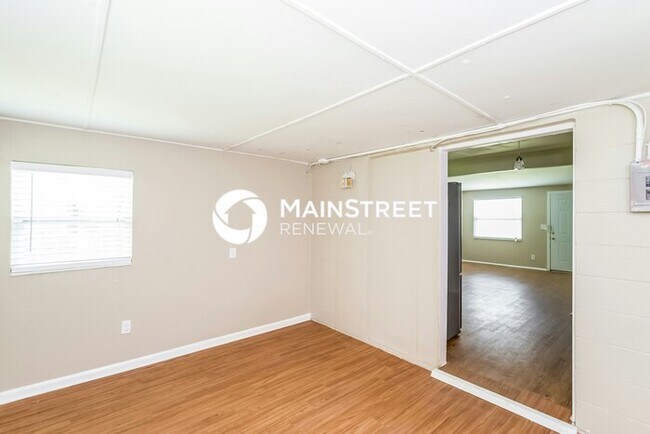 Foto del edificio - 3 Bedroom Pet-Friendly Home in Jacksonville, FL with Main Street Renewal