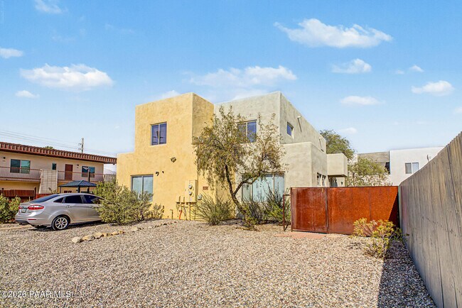Building Photo - 3136 N Winstel Blvd