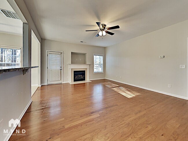 Building Photo - 525 Vickers Ln