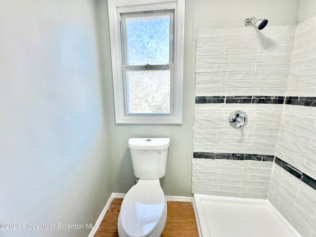 Foto del edificio - 1822 Luzerne St