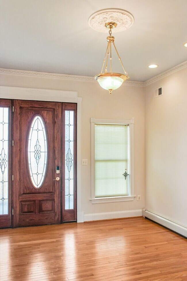 Foto del edificio - Incredible Pet Friendly 5 Bedroom/4 Full B...